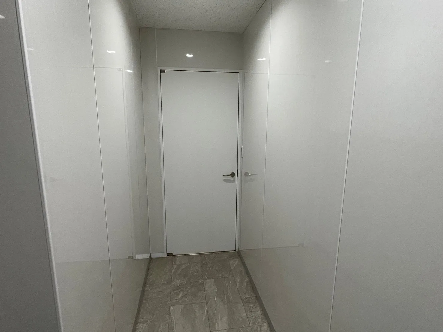 2022年11月　横浜市内にある工場のトイレ及び、給湯室のリニューアル工事