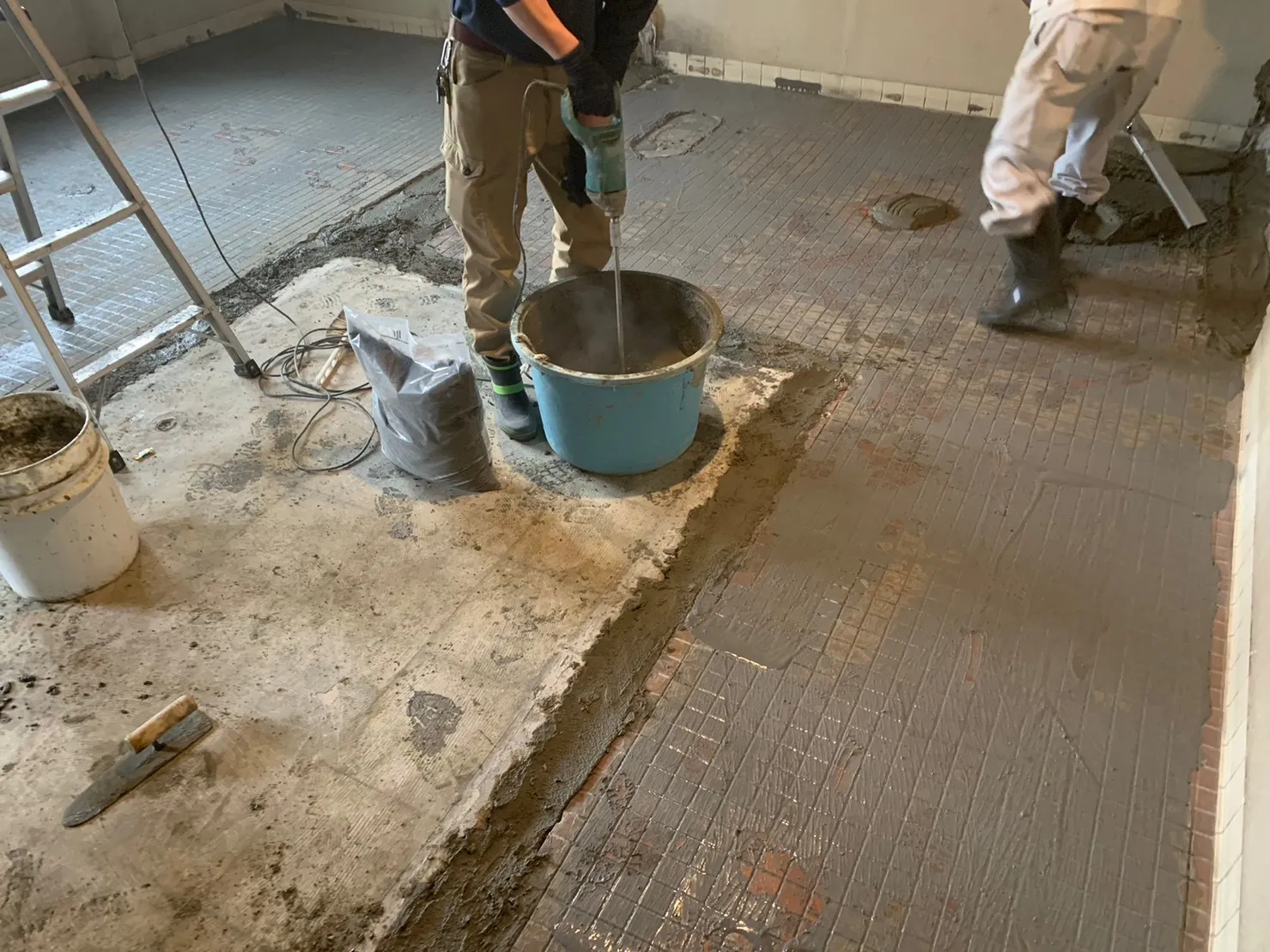         〜解体後　　床土間打ち〜