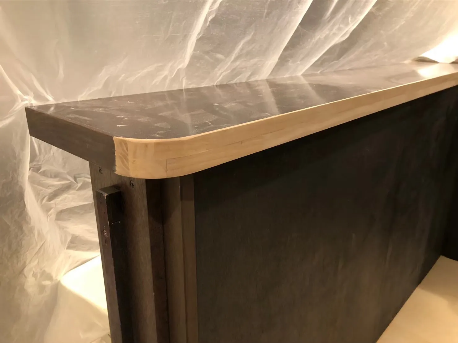 角はアールに削り　ヤスリ掛け