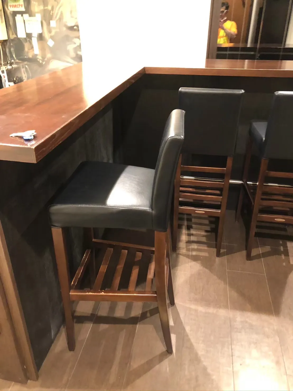 椅子　脚カット前