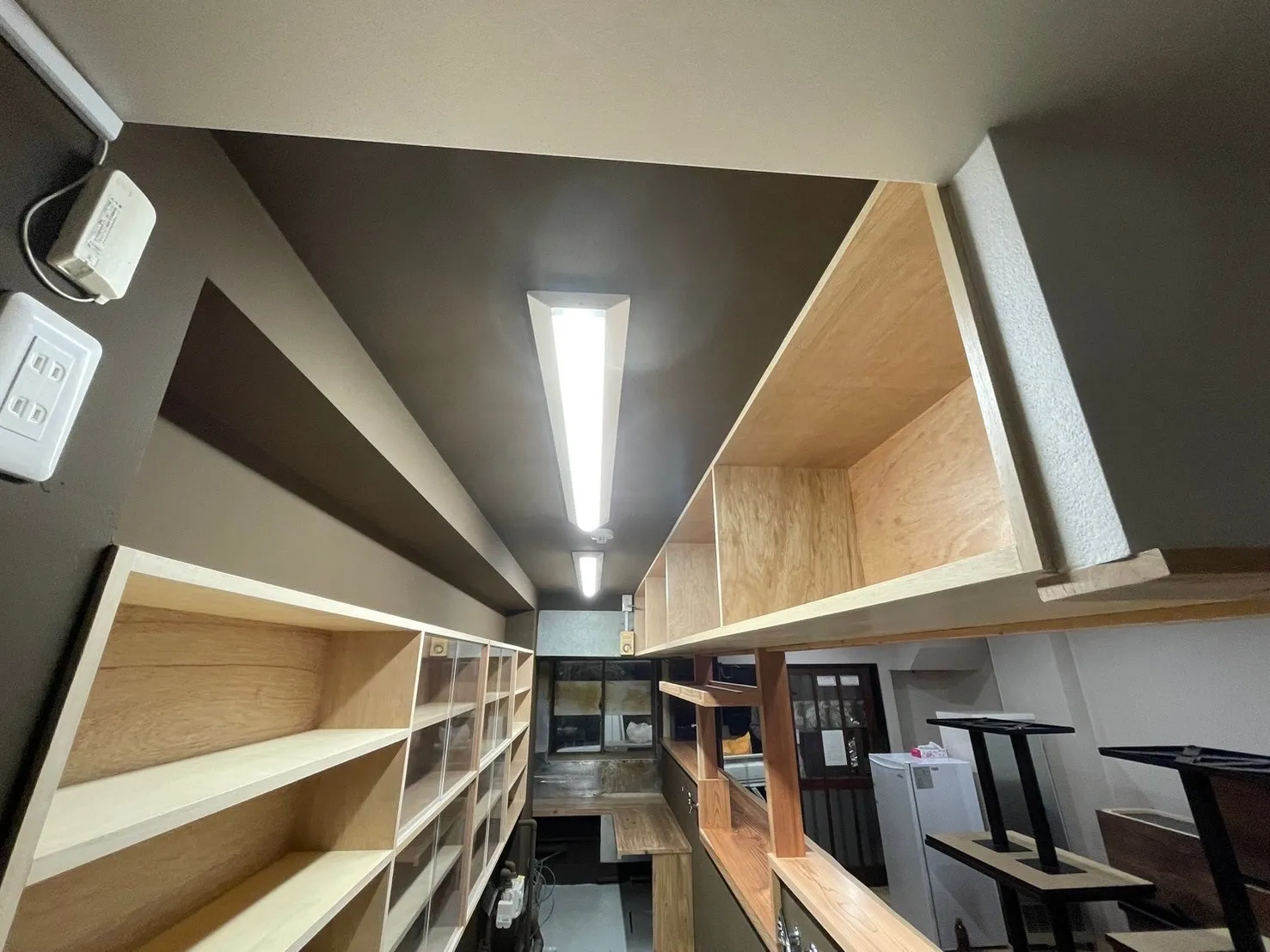 「2025年2月  都内店舗改修工事～造作～」