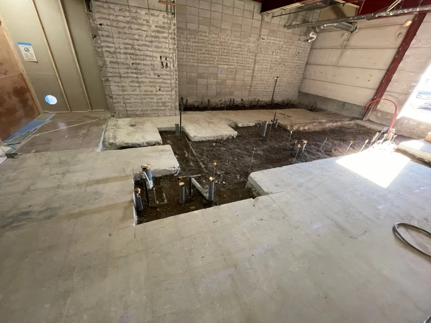 既存物解体後　管関係埋設