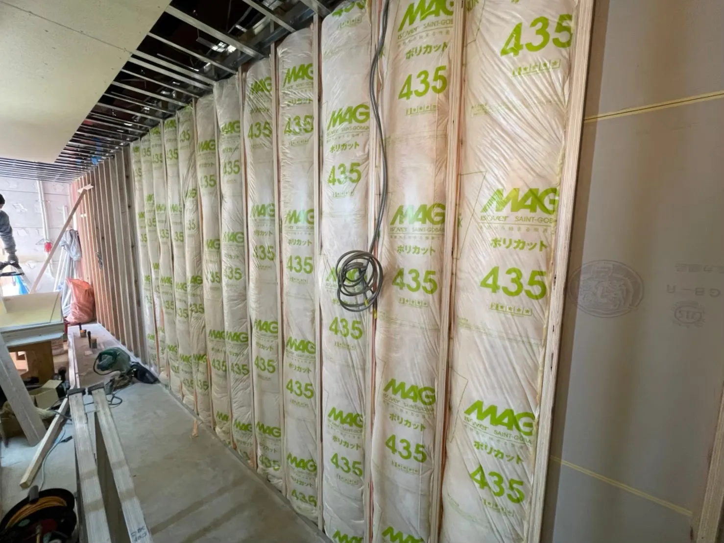 壁　断熱材入れ2