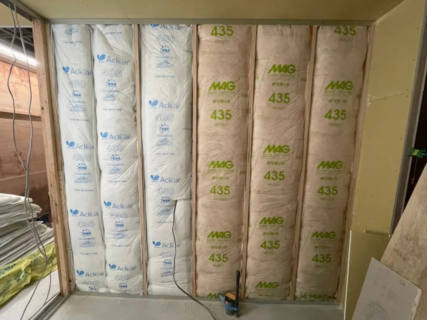 壁　断熱材入れ1