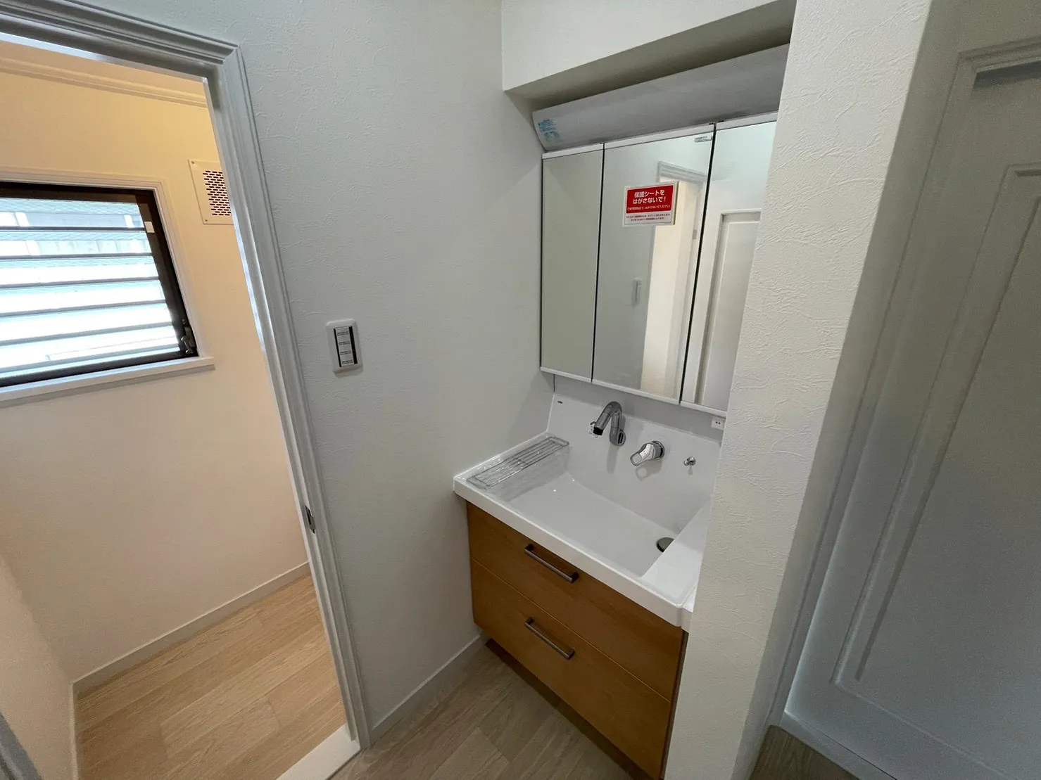 2F    新規　洗面台設置後