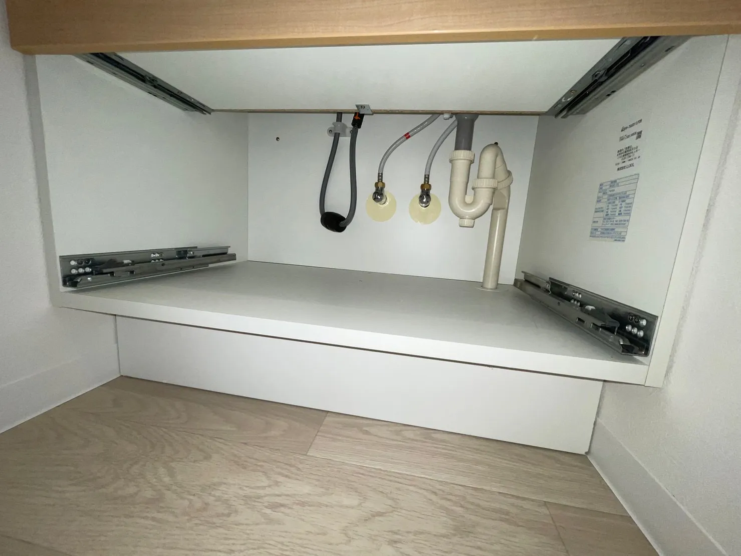 2F    新規　洗面台設置後