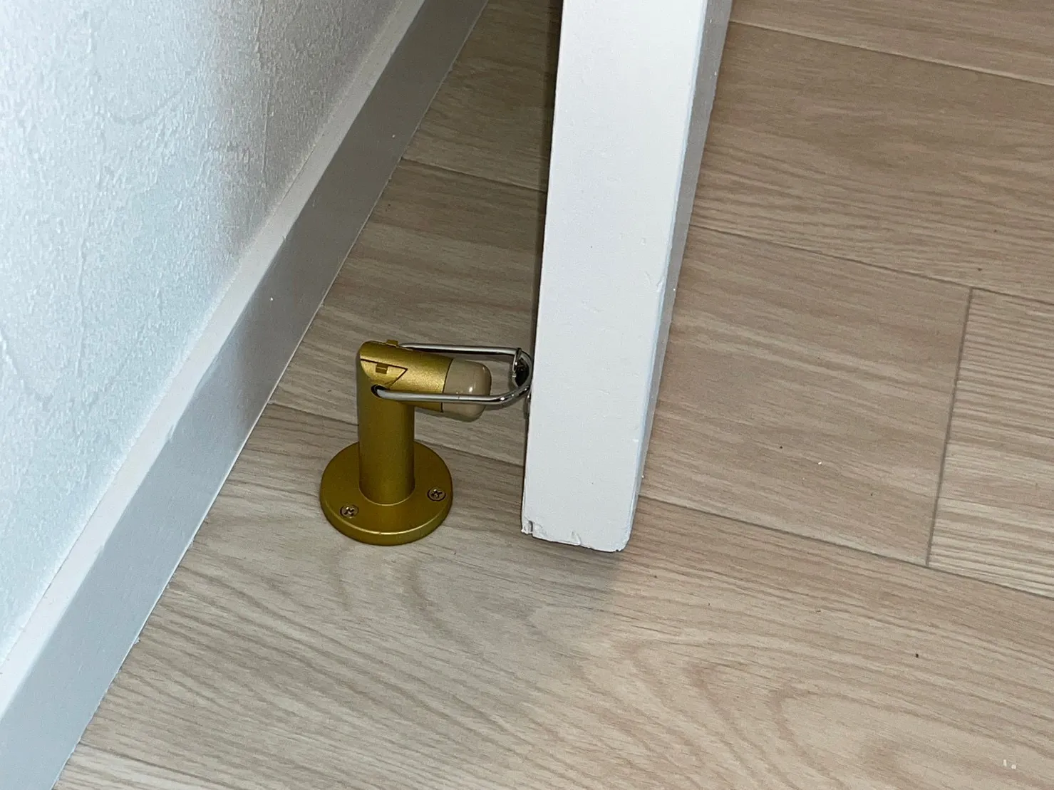 1Fドアストッパー取り付け後