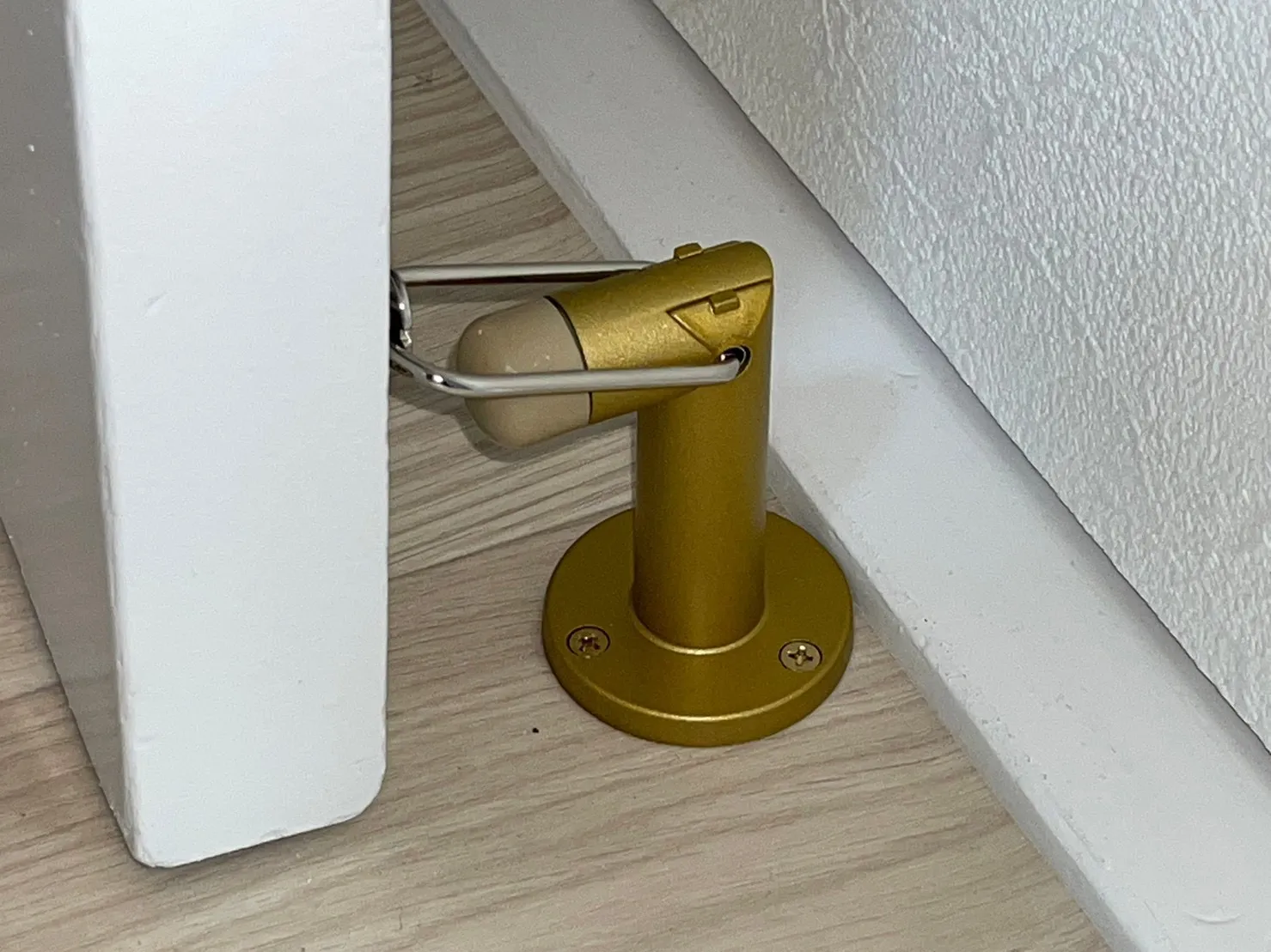 1Fドアストッパー取り付け後