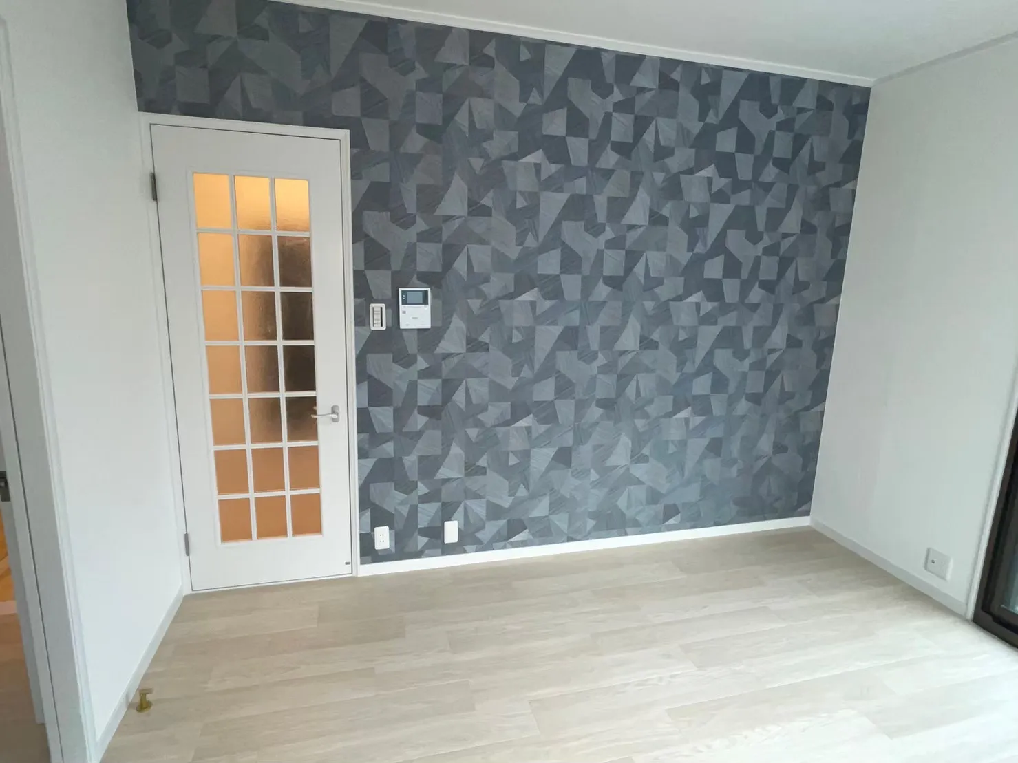 1F新規　クロス、CF張り替え 塗装後