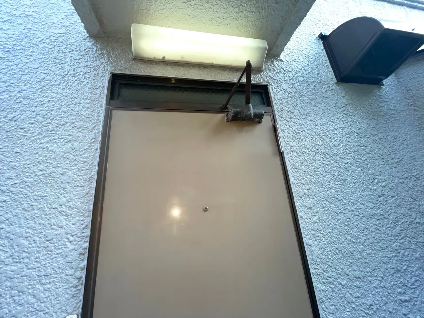 1F 勝手口　新規塗装後