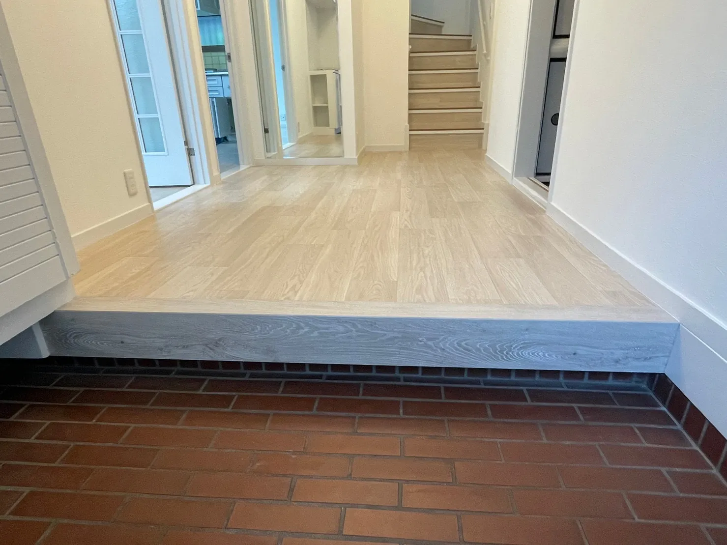 1F   玄関   リフォーム框取り付け後