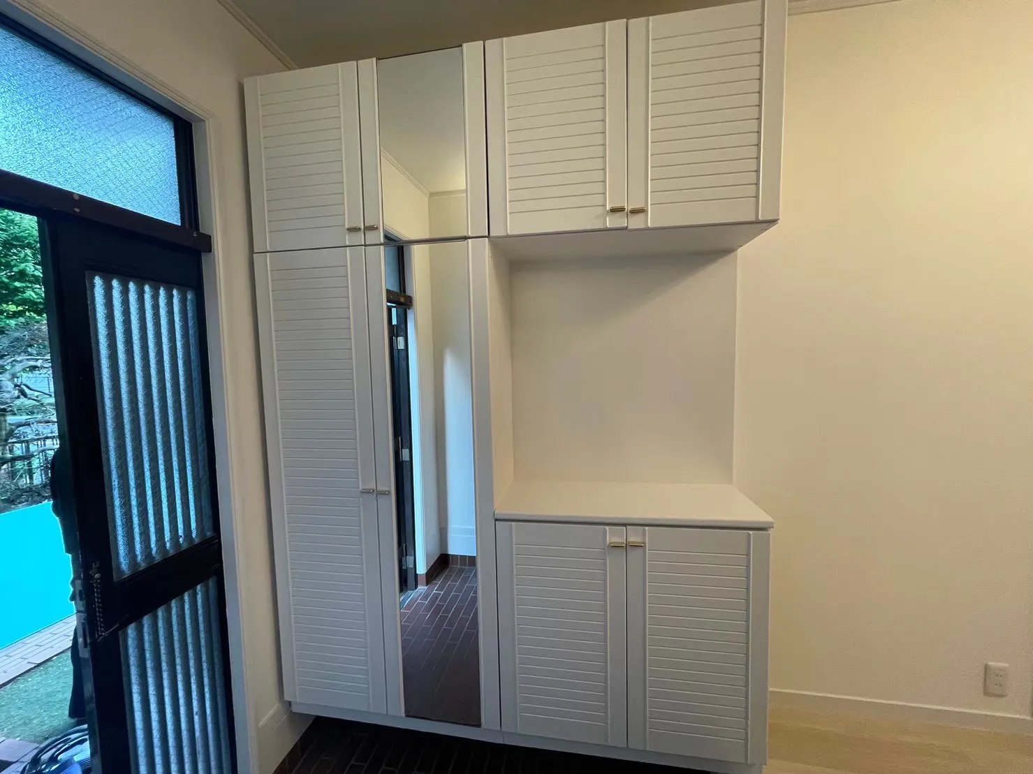 1F   玄関下駄箱　新規塗装後