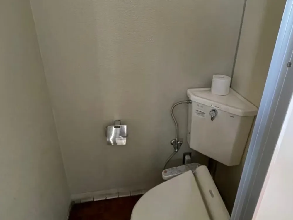 施工前　女性トイレ1