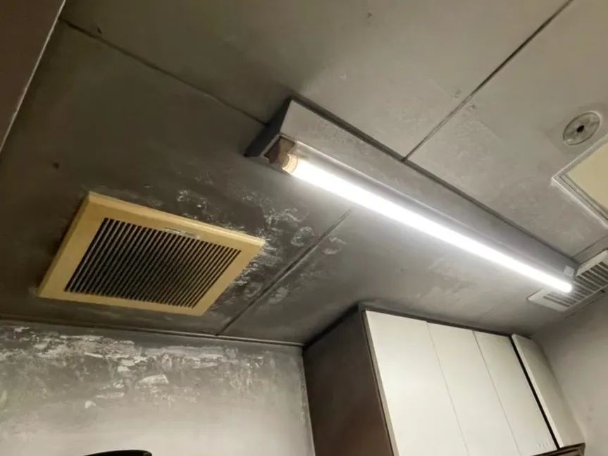 給湯室　施工前3