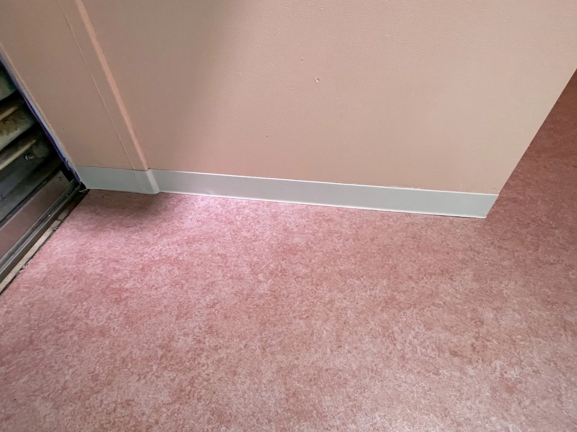 ソフト巾木張り後