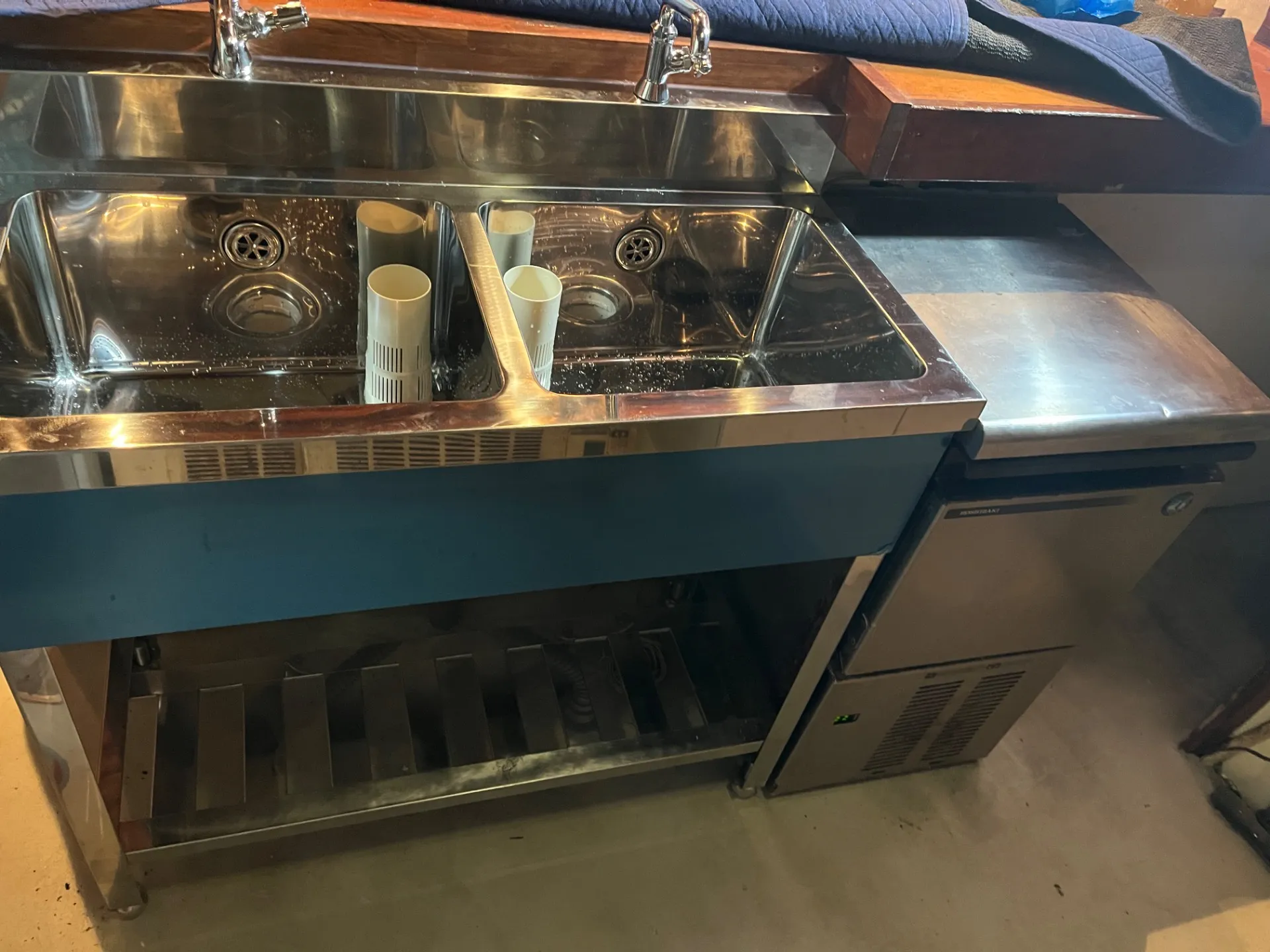 【2025年9月   目黒区内『BAR   JM CLUB』様改修工事