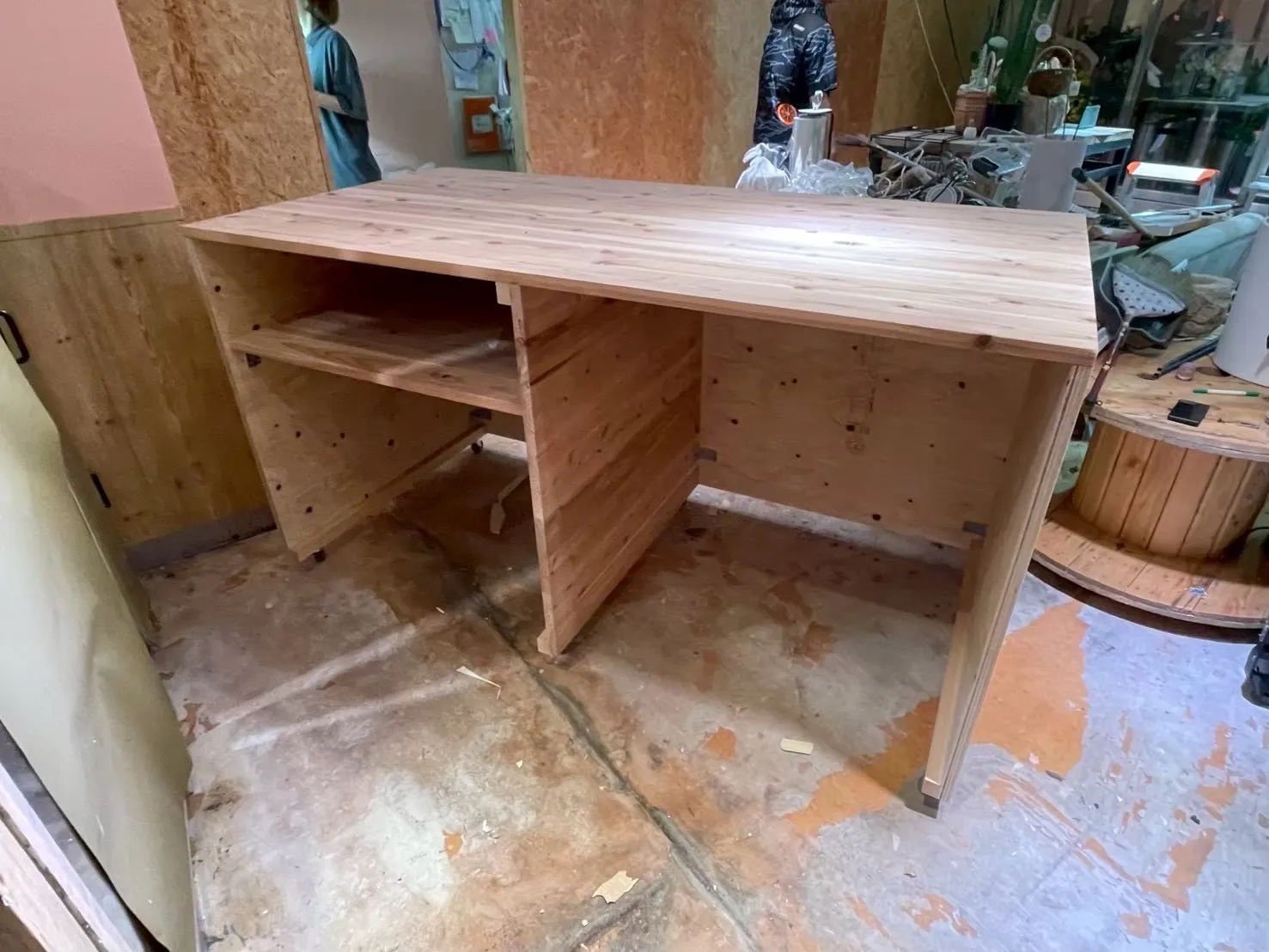 レジカウンター兼作業台　造作