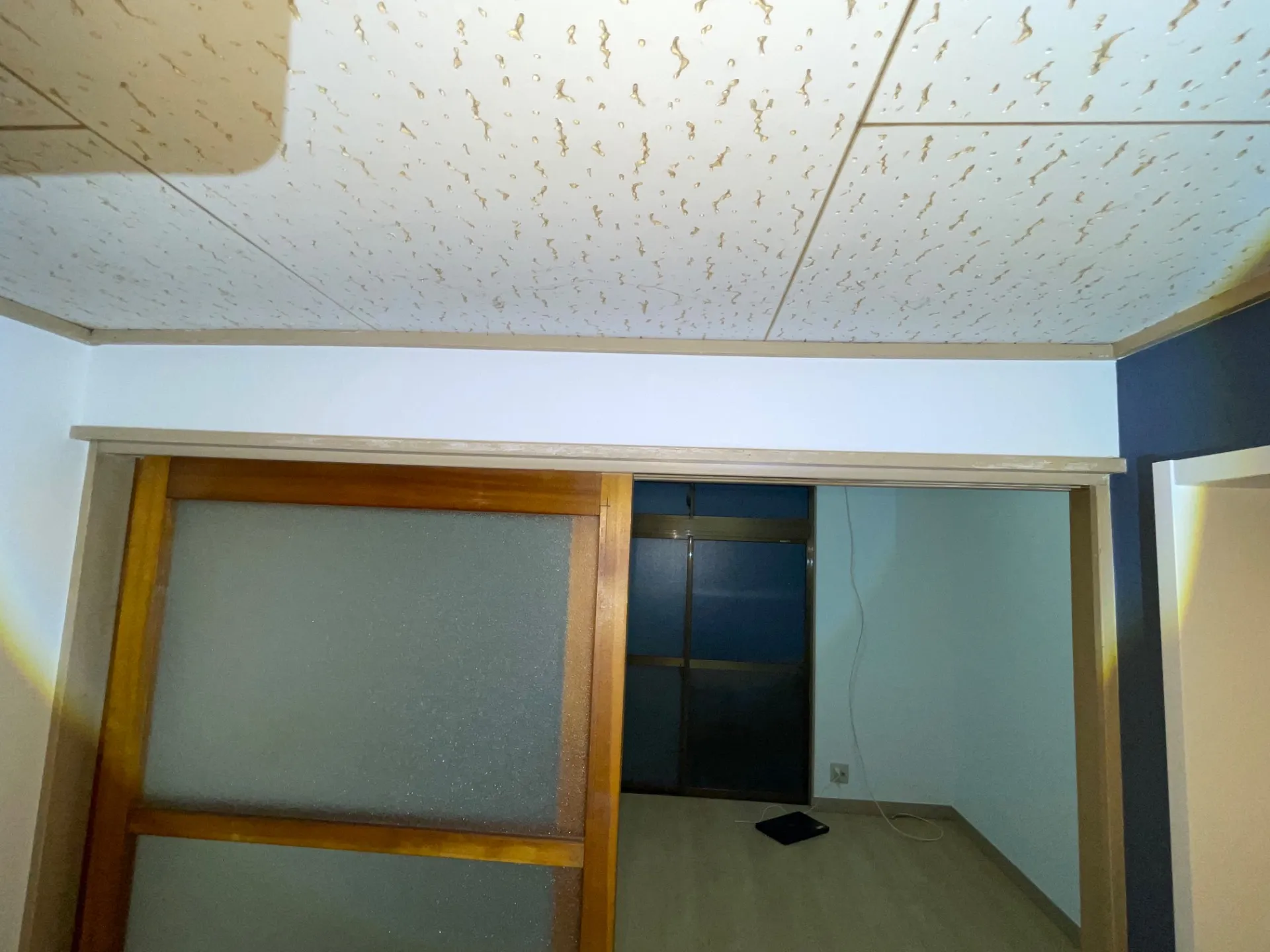 キッチン　　【クロス張り替え後】