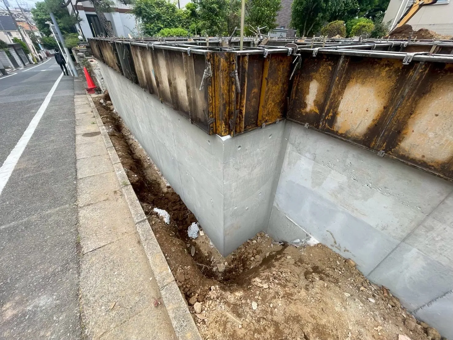 一回目生コン打設後型枠撤去