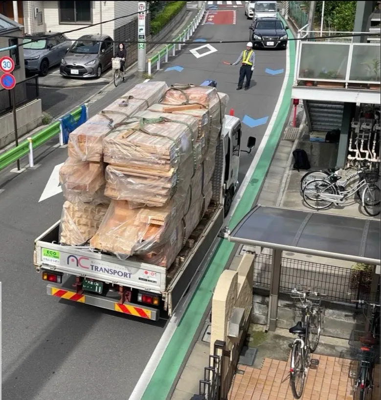 何台来たか分からない位来た　プレカット材搬入トラック（多分最後の６台目）